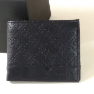 ゲス(GUESS)の送料無料　GUESS　財布　プレゼント　クリスマス　　ブラック　収納　定期入れ　(折り財布)