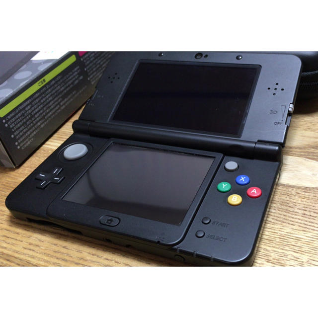 ニンテンドー3DS(ニンテンドー3DS)の【付属品完備】New Nintendo3DS ブラック【カバーケース付き】 エンタメ/ホビーのゲームソフト/ゲーム機本体(携帯用ゲーム機本体)の商品写真