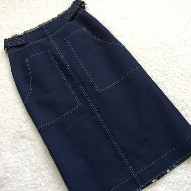 DRESSTERIOR(ドレステリア)の2017AW DRESSTERIOR ステッチ ボンディングスカート 美品 Ｍ レディースのスカート(ロングスカート)の商品写真
