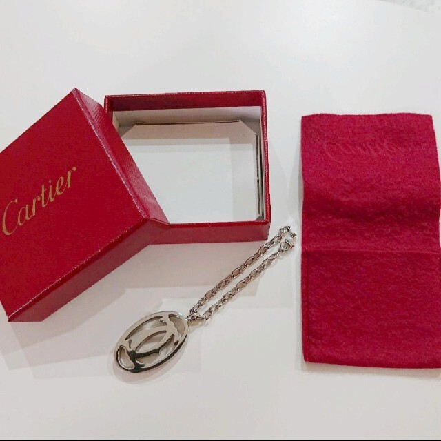 Cartier(カルティエ)のカルティエ キーリング キーホルダー ペンダントトップ チャーム ロゴ レディースのファッション小物(キーホルダー)の商品写真