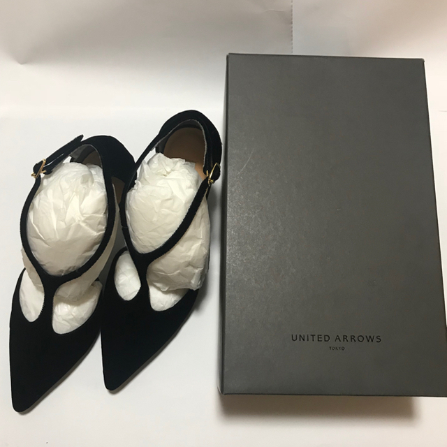 UNITED ARROWS(ユナイテッドアローズ)の【美品】UNITED ARROWS  ベルベットTストラップパンプス レディースの靴/シューズ(ハイヒール/パンプス)の商品写真