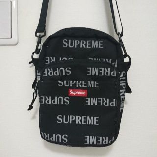 シュプリーム(Supreme)のシュプリーム ショルダーバッグ(ショルダーバッグ)