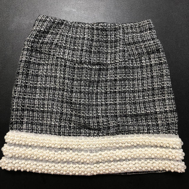 Delyle NOIR(デイライルノアール)のパール スカート  Delyle NOIR デイライルノアール レディースのスカート(ミニスカート)の商品写真