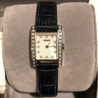 FENDI(腕時計 ・ ブルー・ネイビー/青色系)のフリマアイテム一覧 FENDI(腕時計 ・ ブルー・ネイビー/青色系)のフリマアイテム一覧