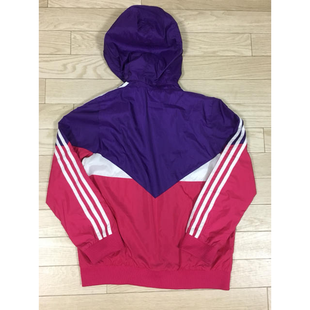 adidas(アディダス)のアディダス ウィンドブレーカ 140 キッズ/ベビー/マタニティのキッズ服女の子用(90cm~)(ジャケット/上着)の商品写真