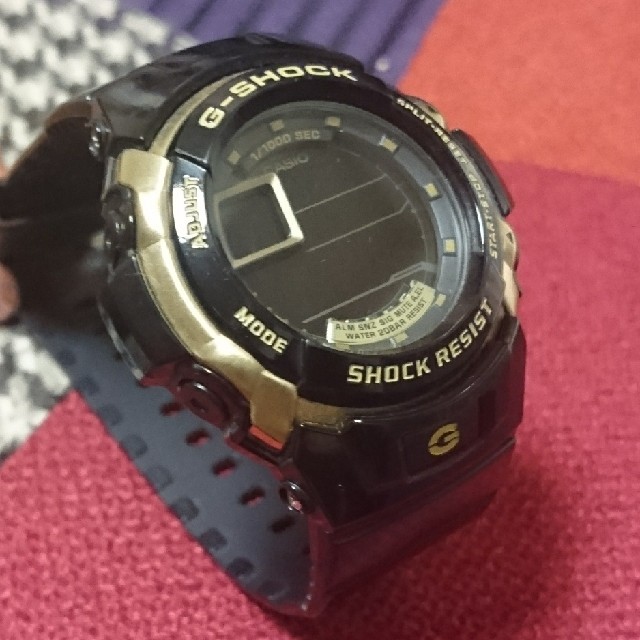 G-SHOCK(ジーショック)のG-SHOCK  ブラック×ゴールド メンズの時計(腕時計(デジタル))の商品写真