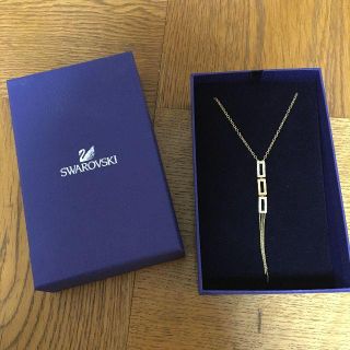 スワロフスキー(SWAROVSKI)のスワロフスキー　ネックレス　ゴールドスクエア　美品(ネックレス)