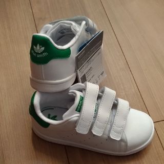 アディダス(adidas)のアディダス　スタンスミス
ベルクロ　ホワイト/グリーン

19.0cm
(スニーカー)