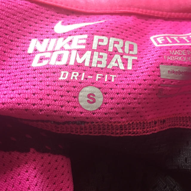 NIKE(ナイキ)のNIKE ナイキPROCOMBAT DRI-FIT S ピンク スポーツ/アウトドアのランニング(ウェア)の商品写真