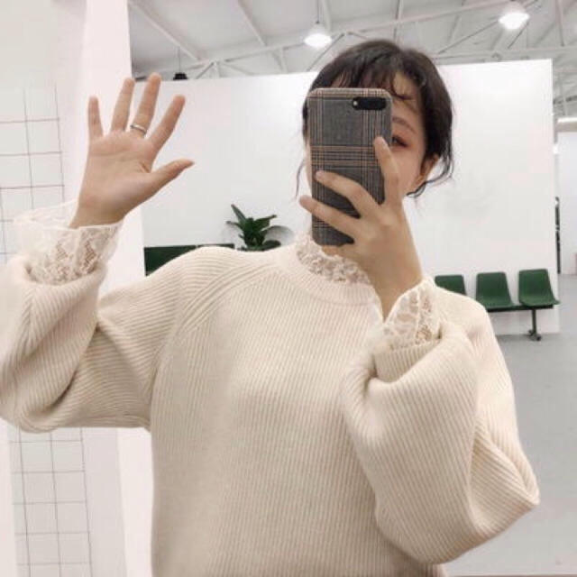 ZARA(ザラ)の万能❤️フリルレーストップス レディースのトップス(カットソー(長袖/七分))の商品写真