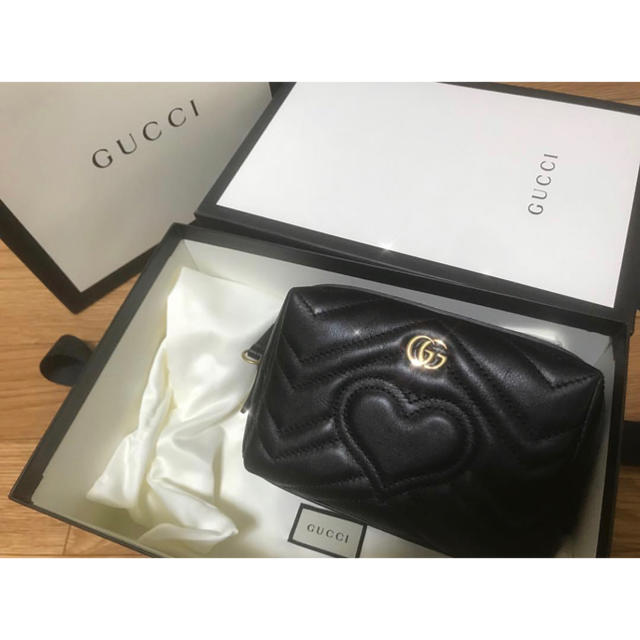 Gucci(グッチ)のgucci ポーチ 新品 未使用 最終大値下げ レディースのファッション小物(ポーチ)の商品写真