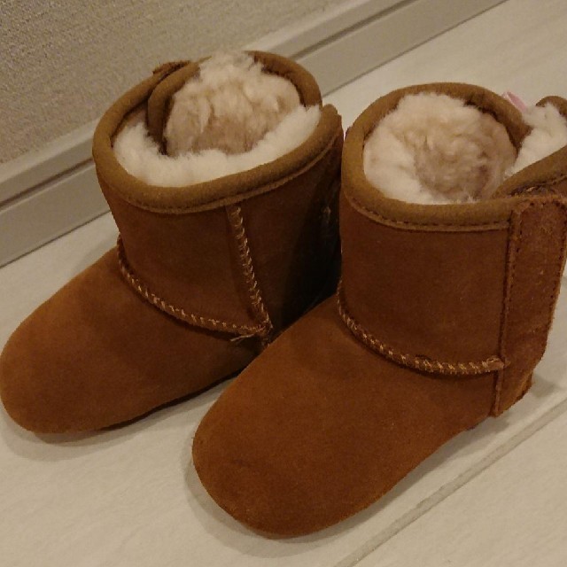 UGG(アグ)のUGG baby ブーツ 12.5㎝ キッズ/ベビー/マタニティのベビー靴/シューズ(~14cm)(ブーツ)の商品写真