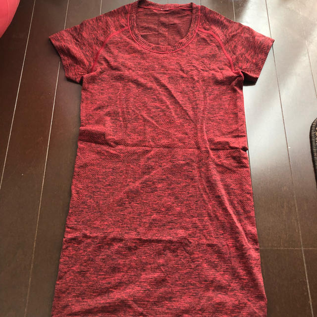 lululemon(ルルレモン)のルルレモン  Tシャツ レディースのトップス(Tシャツ(半袖/袖なし))の商品写真