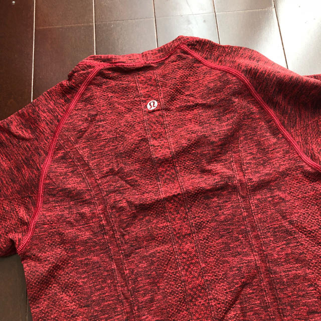 lululemon(ルルレモン)のルルレモン  Tシャツ レディースのトップス(Tシャツ(半袖/袖なし))の商品写真