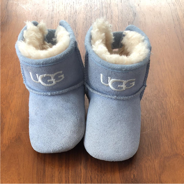 UGG(アグ)の20歳ママ様専用 キッズ/ベビー/マタニティのベビー靴/シューズ(~14cm)(ブーツ)の商品写真