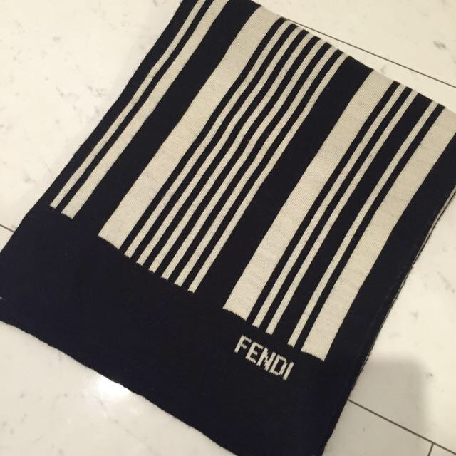 FENDI(フェンディ)のFENDIのマフラーお値下げ！ レディースのファッション小物(マフラー/ショール)の商品写真