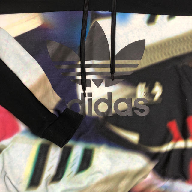 adidas(アディダス)のadidasパーカー レディースのトップス(パーカー)の商品写真