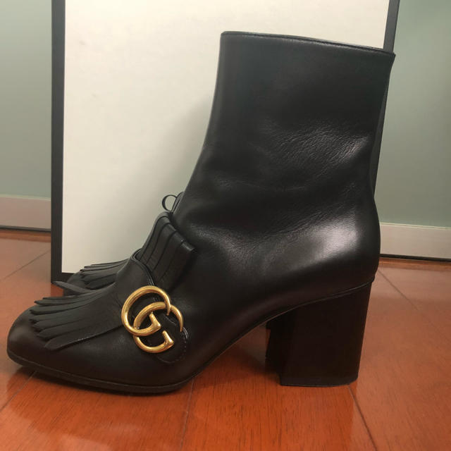 Gucci(グッチ)の【極美品】GUCCI ブーツ GGマーモント レディースの靴/シューズ(ブーツ)の商品写真