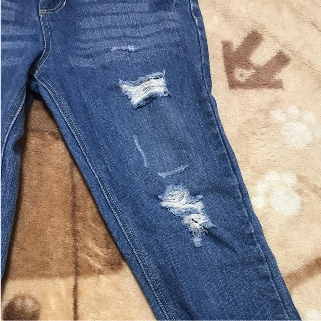 AZUL by moussy(アズールバイマウジー)の値下げ！ダメージデニム レディースのパンツ(デニム/ジーンズ)の商品写真