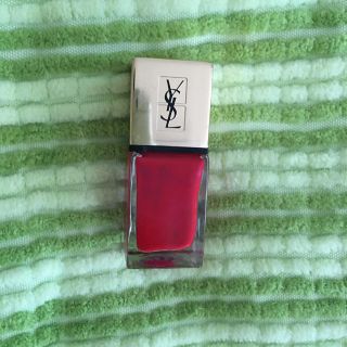 イヴサンローランボーテ(Yves Saint Laurent Beaute)の赤ネイル(マニキュア)