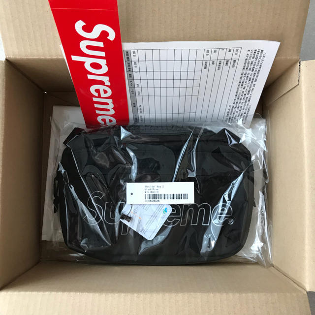 Supreme(シュプリーム)の18FW Supreme Shoulder Bag Black 黒 メンズのバッグ(ショルダーバッグ)の商品写真