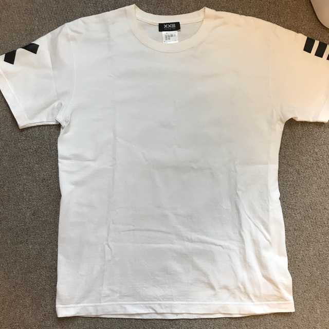XXlll(セ・バントゥア)のXXlll セバントゥア Tシャツ メンズのトップス(Tシャツ/カットソー(半袖/袖なし))の商品写真