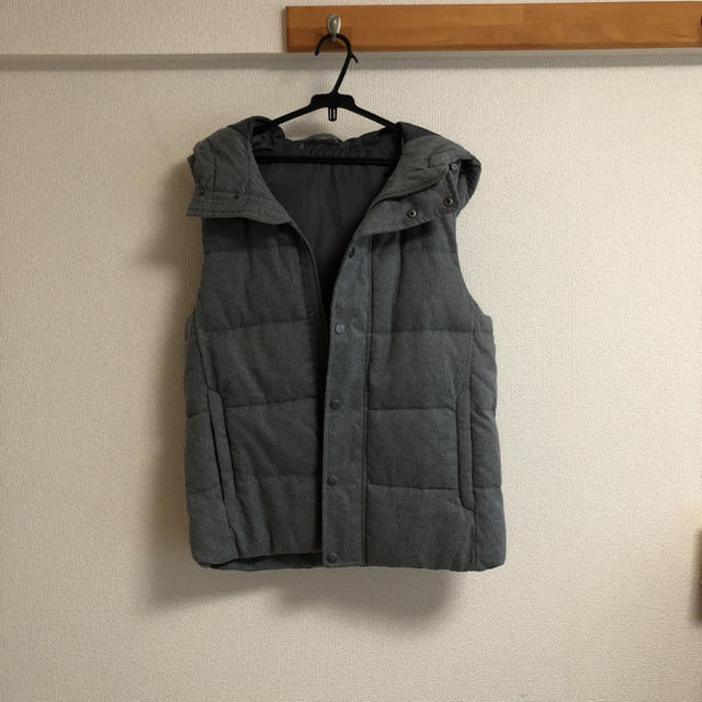 GU(ジーユー)のダウンベスト メンズのジャケット/アウター(ダウンベスト)の商品写真