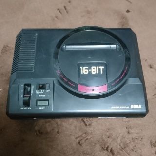 セガ(SEGA)のメガドライブ(家庭用ゲーム機本体)