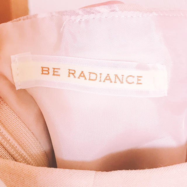 BE RADIANCE(ビーラディエンス)の【美品】BE RADIANCE 秋冬物 花柄スカート レディースのスカート(ミニスカート)の商品写真