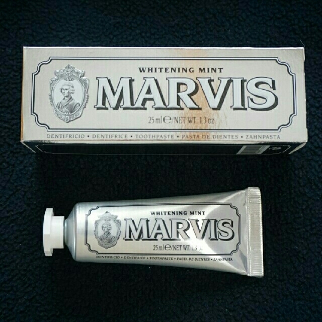 MARVIS(マービス)の【まいめろちゃん様専用】Marvis歯磨き粉 ホワイトニングミント 25ml コスメ/美容のオーラルケア(歯磨き粉)の商品写真