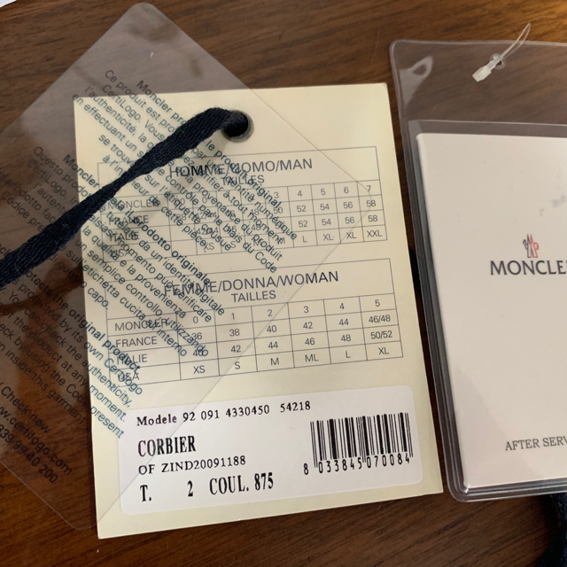 MONCLER(モンクレール)のモンクレールダウンベスト2サイズ メンズのジャケット/アウター(ダウンベスト)の商品写真