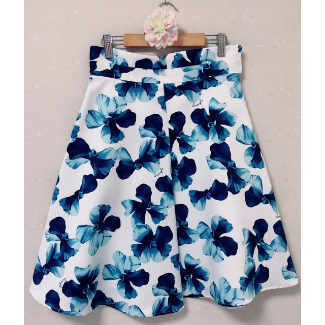 Swingle(スウィングル)のswingle♡花柄スカート レディースのスカート(ひざ丈スカート)の商品写真