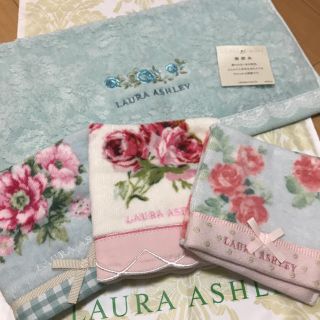 ローラアシュレイ(LAURA ASHLEY)のローラアシュレイ タオルハンカチ3枚とゲストタオル1枚 4枚まとめ売り(ハンカチ)