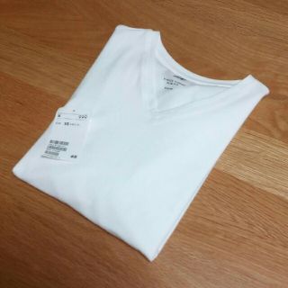 エイチアンドエム(H&M)の【新品】H&M☆Tシャツ☆ホワイト☆Vネック(Tシャツ/カットソー(半袖/袖なし))