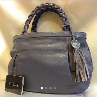 フルラ(Furla)の美品 FURLA 薄紫 ハンドバッグ フリンジ付き(ハンドバッグ)