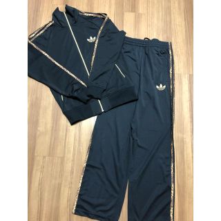 アディダス(adidas)のadidasヒョウ柄ラインジャージ上下(セット/コーデ)