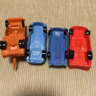 2022年製 新品】 カーズ、ミニカー、ラーモンのセット(赤、黄色、緑