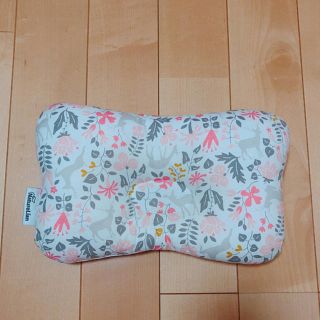 ニシマツヤ(西松屋)の美品＊ベビー枕(枕)