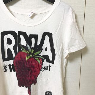 アールエヌエー(RNA)のRNA いちごプリントTシャツ(Tシャツ(半袖/袖なし))