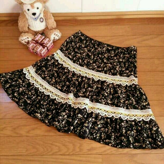 ANNA SUI(アナスイ)のアナスイ★3段シルクスカート レディースのスカート(ひざ丈スカート)の商品写真