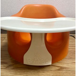 バンボ(Bumbo)の専用バンボ★テーブル付き★カラーオレンジ(その他)