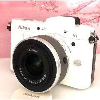 Nikon - ️ニコン V1 レンズキット ️ニコンの本気ミラーレス ️人気ホワイト ️の通販｜ラクマ