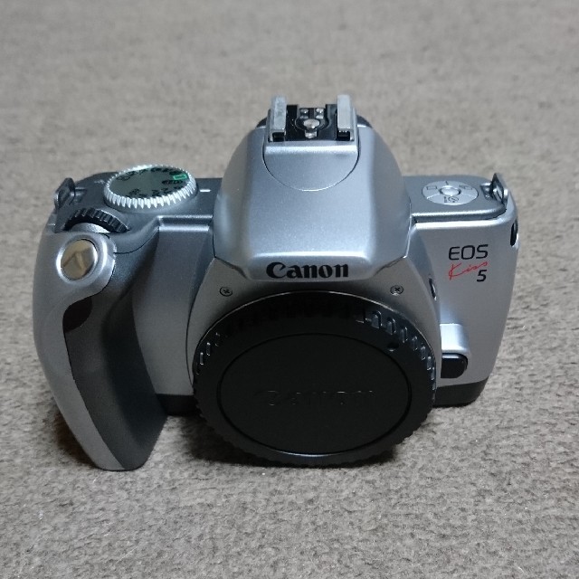 Canon(キヤノン)のCanon EOS Kiss5 スターティングキット 一眼 フィルムカメラ スマホ/家電/カメラのカメラ(フィルムカメラ)の商品写真