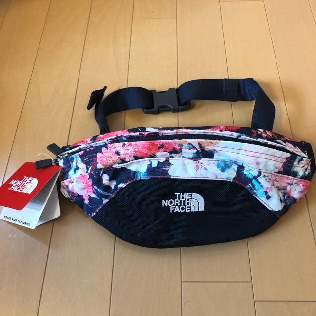 THE NORTH FACE(ザノースフェイス)のグラニュール ap フローラル レディースのバッグ(ボディバッグ/ウエストポーチ)の商品写真