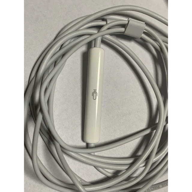 iPhone(アイフォーン)のApple ear pods 3.5mmジャック スマホ/家電/カメラのオーディオ機器(ヘッドフォン/イヤフォン)の商品写真