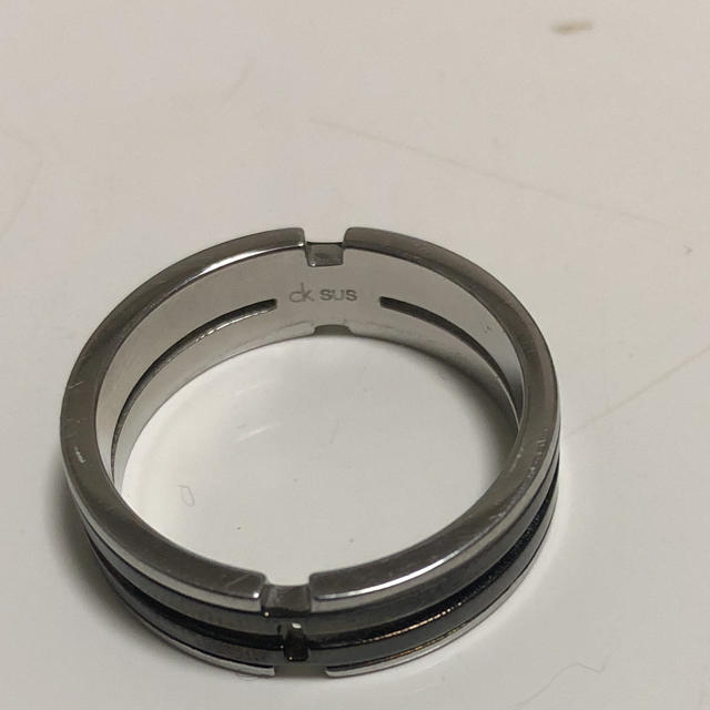 Calvin Klein(カルバンクライン)のCK 指輪21号 メンズのアクセサリー(リング(指輪))の商品写真