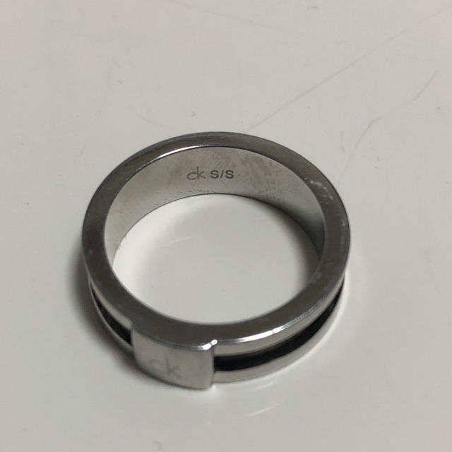 Calvin Klein(カルバンクライン)のCK指輪 12号 メンズのアクセサリー(リング(指輪))の商品写真