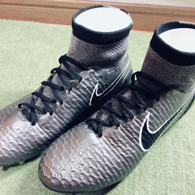 サッカースパイク NIKE マジスタオブラ ハイカット 27.5 | フリマアプリ ラクマ サッカースパイク NIKE マジスタオブラ ハイカット 27.5 | フリマアプリ ラクマ