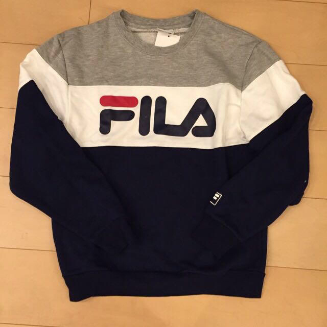 FILA(フィラ)の新品♡FILA配色ロゴトレーナー♡Lグレ レディースのトップス(トレーナー/スウェット)の商品写真