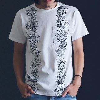 アヴィレックス(AVIREX)の新品★AVIREX 和柄Tシャツ メンズMサイズ(Tシャツ/カットソー(半袖/袖なし))